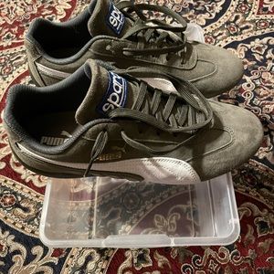 Womens Puma’s Hunter Green Suede